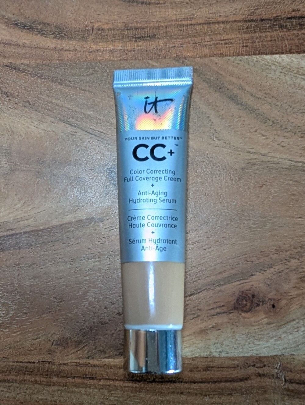IT Cosmetics CC Cream Anti-aging Hydrating Serum in Medium